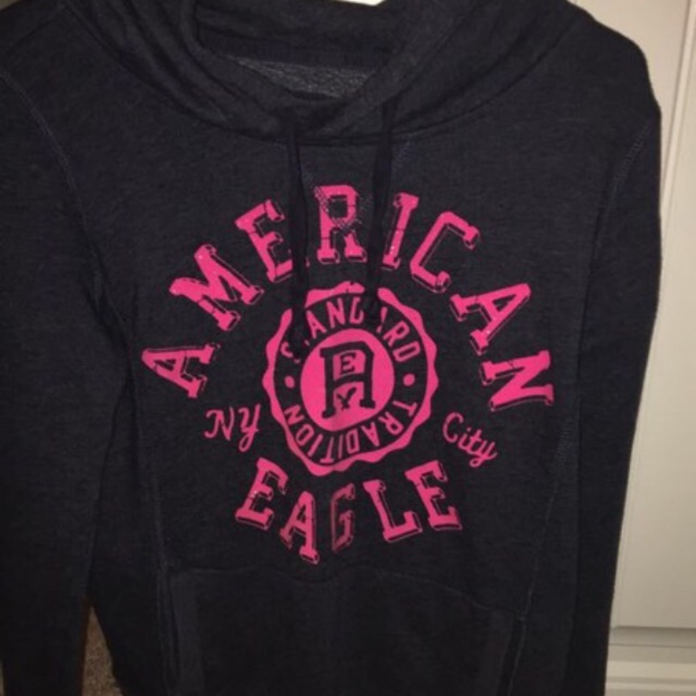 Navy blue/pink sweatshirt from AE